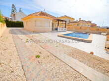 La Zenia chalet abogado