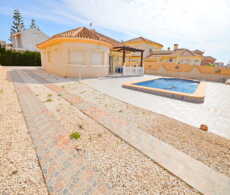 La Zenia chalet abogado