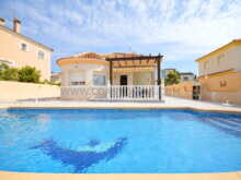 La Zenia chalet abogado